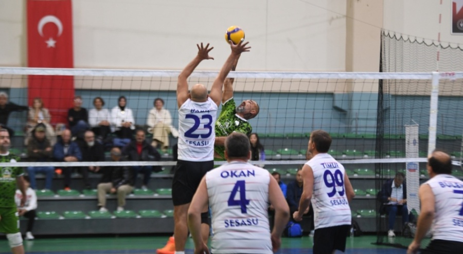 Türkiye Veteran Voleybol Turnuvası Bursa'da başladı
