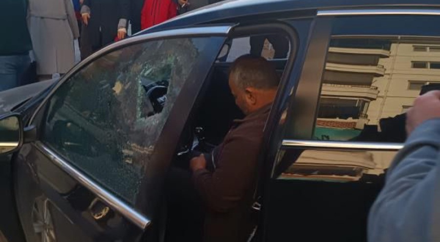 Eşiyle ilişkisi olduğunu düşündüğü kişiyi takip edip, tabancayla vurarak öldürdü