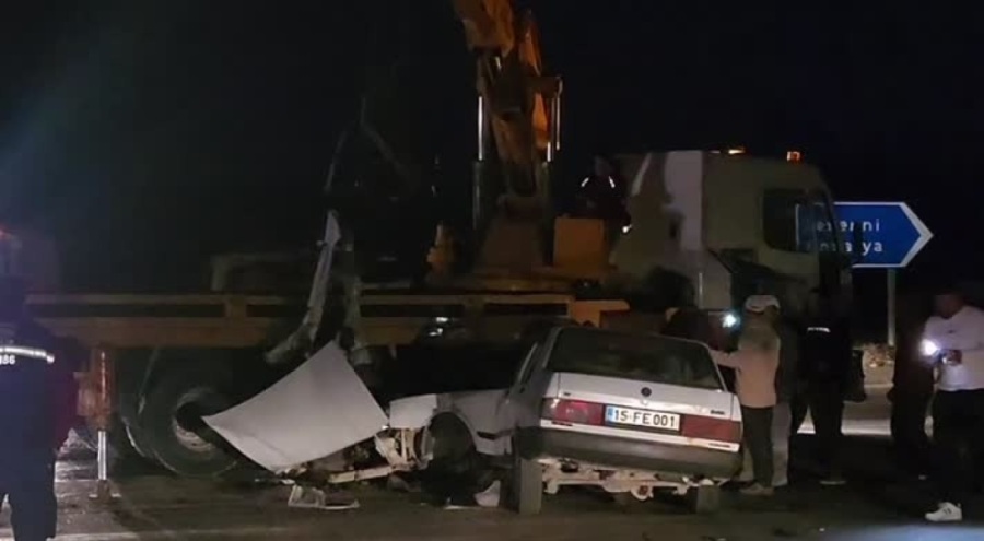 İki otomobil çarpıştı: 6 yaralı