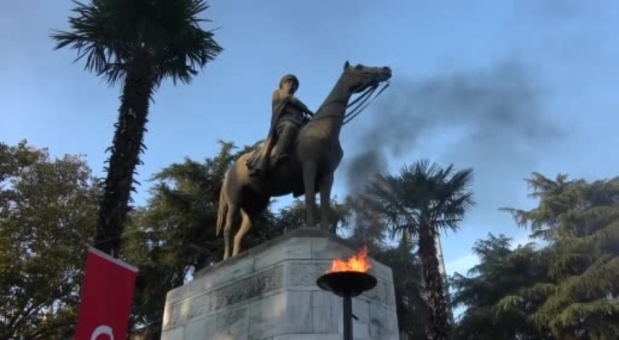 Bursa'da 09.05'te sirenlerin çalmasıyla hayat durdu!