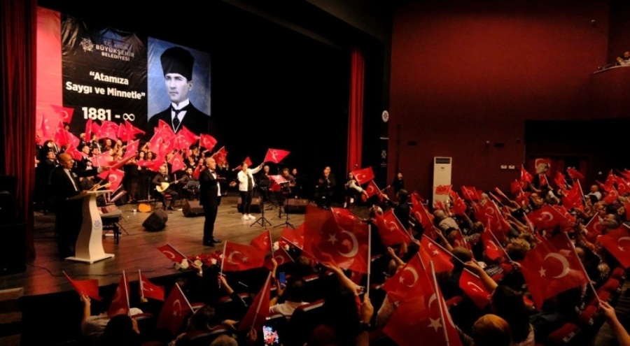 Aydın Atatürk'ü türkülerle anıyor!