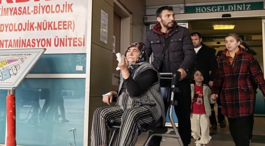 Bursa'da motorlu testereyle odun keserken parmağını kesti