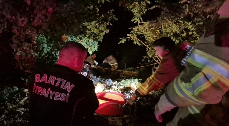 Irmak yatağına düşen alkollü şahıs, polis tarafından kurtarıldı