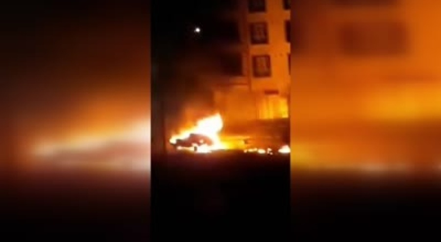 Park halindeki otomobil alev aldı!