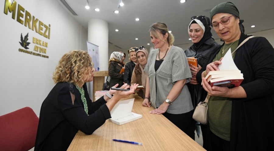 Osmangazi'de  'Kadın Yazarıyla Buluşuyor' projesi sürüyor