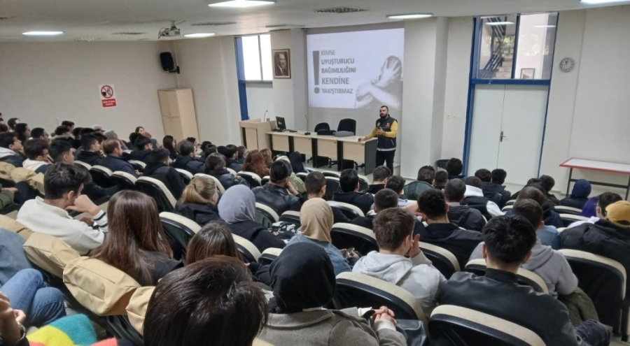 Bursa'da narkotik polisi vatandaşı bilgilendirdi