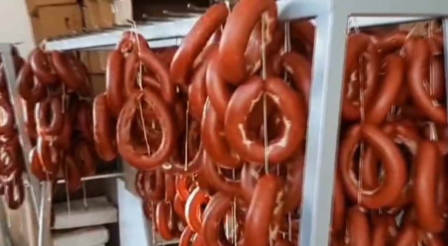 Sosyal medyadan bozuk sucuk satacaklardı!