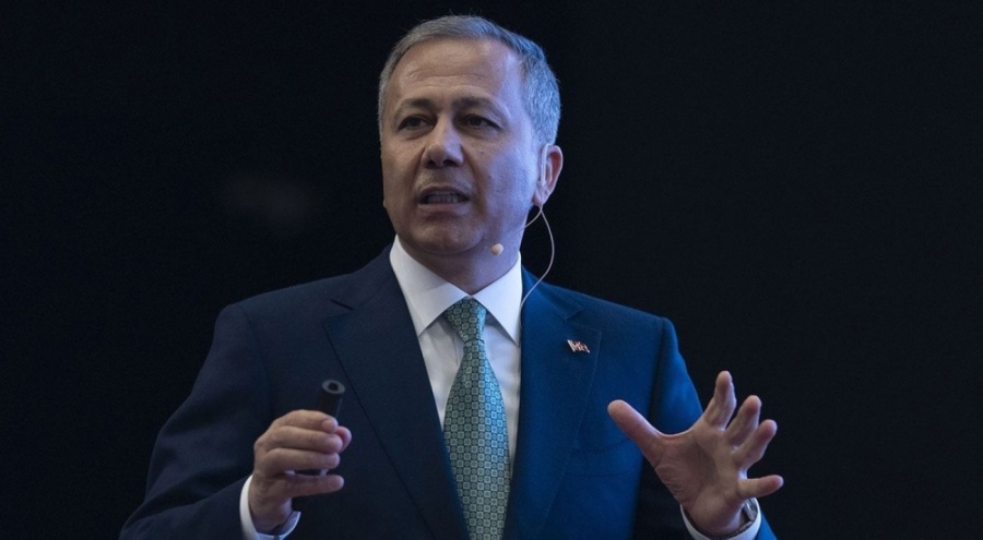 Bakan Yerlikaya, Türkiye'deki toplam yabancı sayısını açıkladı