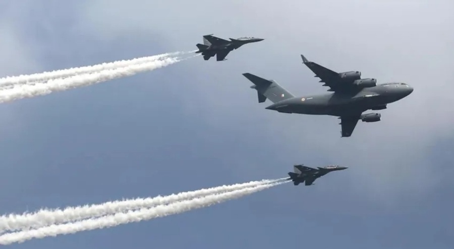 2 Rus bombardıman uçağı Karadeniz'de