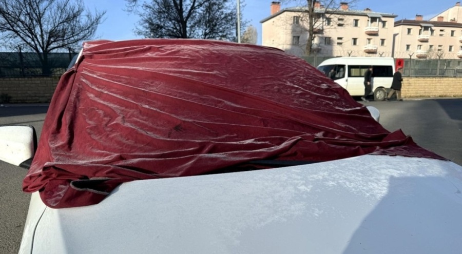 Üç kent buz kesti: Araçlara battaniyeli önlem alındı