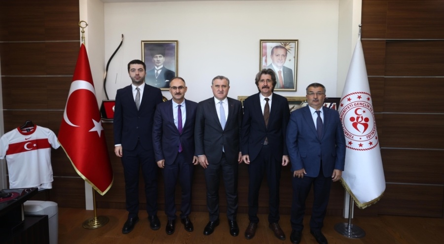 BUÜ Yönetimi Gençlik ve Spor Bakanı Bak'ı ziyaret etti