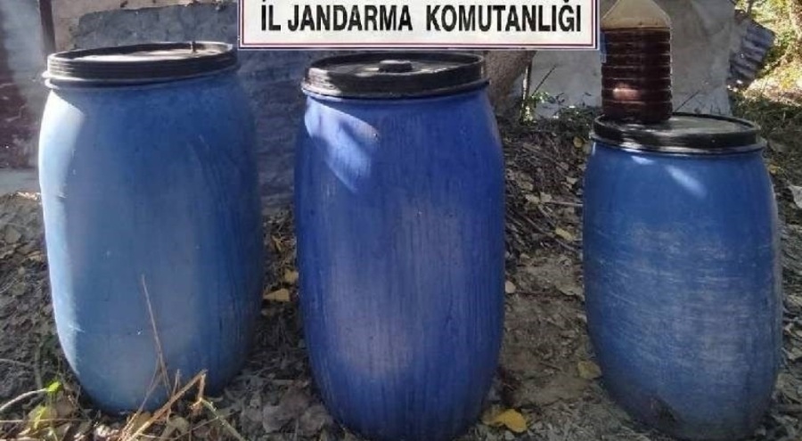Piyasaya sürülecekti! 510 litre sahte içki yakalandı