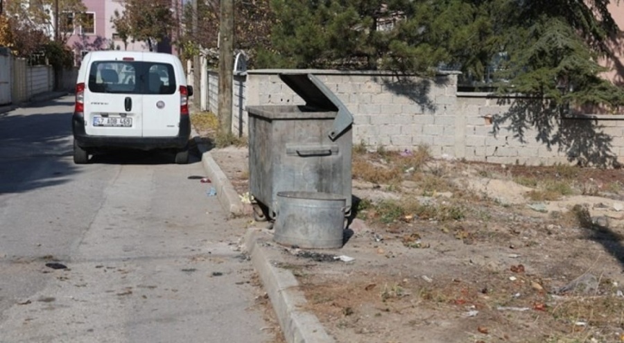 Çöpteki vahşet! Yeni doğan bebeği yastık kılıfına sarılı halde atmışlar