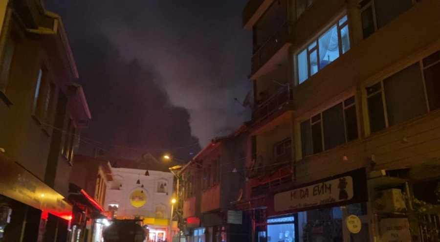 Bursa'da ahşap binada yangın!