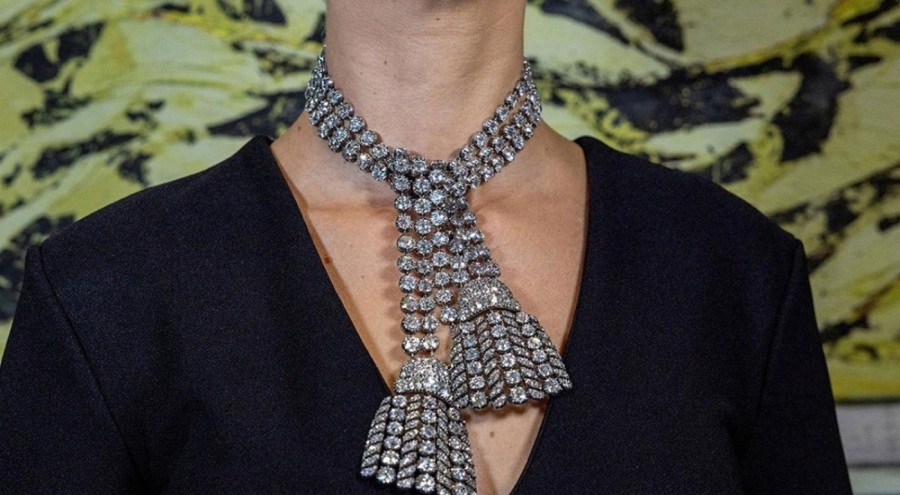 300 karatlık tarihi mücevher rekor fiyatla satıldı