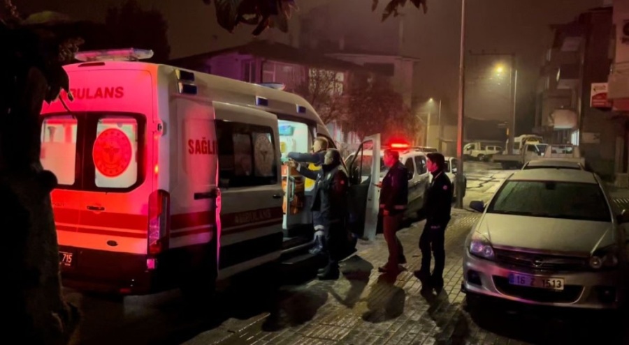 Bursa'da arkadaşıyla tartıştı, cama attığı yumruk bileğini kesti