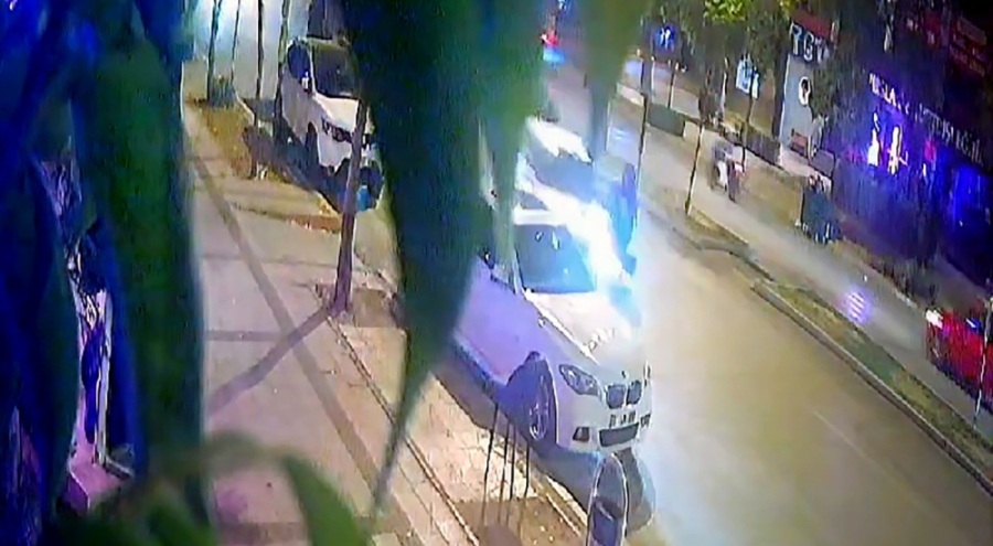 Aracın çarptığı anne ve oğlunun üzerinden arkadan gelen araç geçti: 2 ağır yaralı