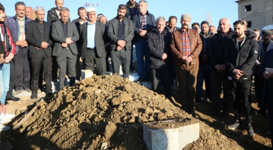 Burdur'da kazada hayatını kaybeden Hasret, Yüksekova'da son yolculuğuna uğurlandı