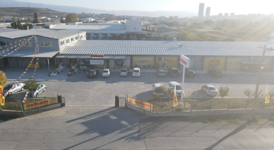 Özhan Marketler Zinciri'nin Nilüferköy şubesi hizmete açıldı