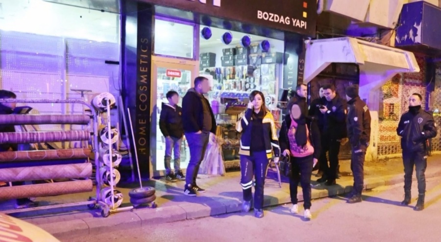 Yolda yürüyen kadını bıçaklayıp kayıplara karıştı