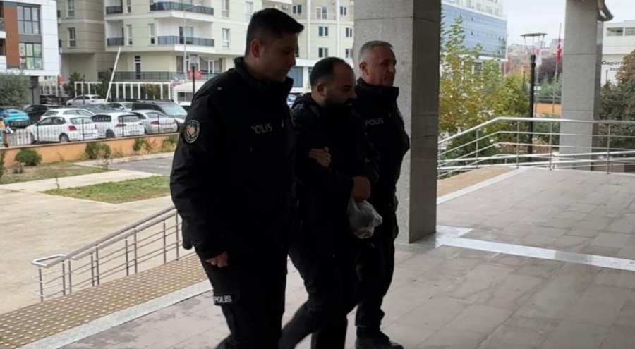 Yabancı plakalı otomobile sahte Türk plaka takarken yakalanan 2 şahıs tutuklandı