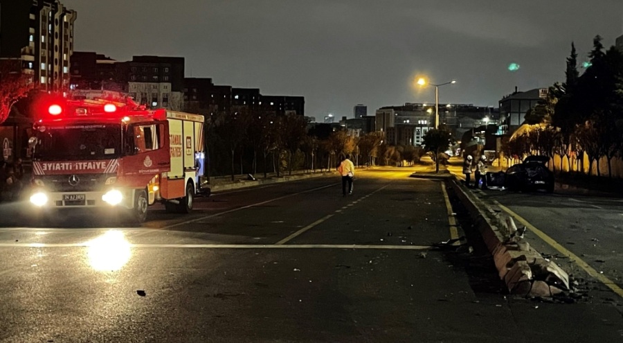 Elektrikli otomobil ile scooter çarpıştı!