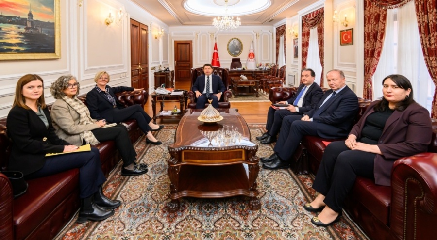 Bakan Yılmaz Tunç, Almanya Büyükelçisi Katharina Sorg ile bir araya geldi