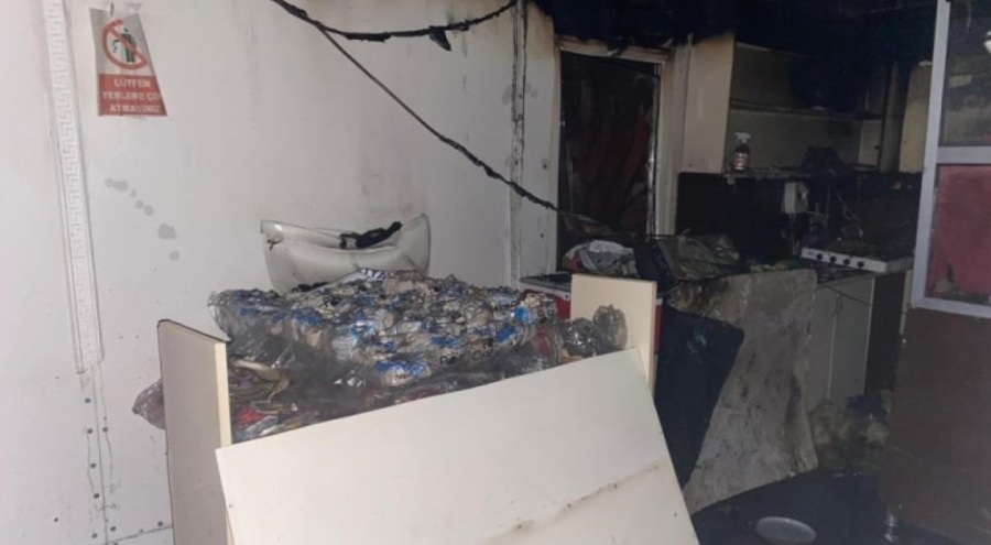 Okul kantininde korkutan yangın!