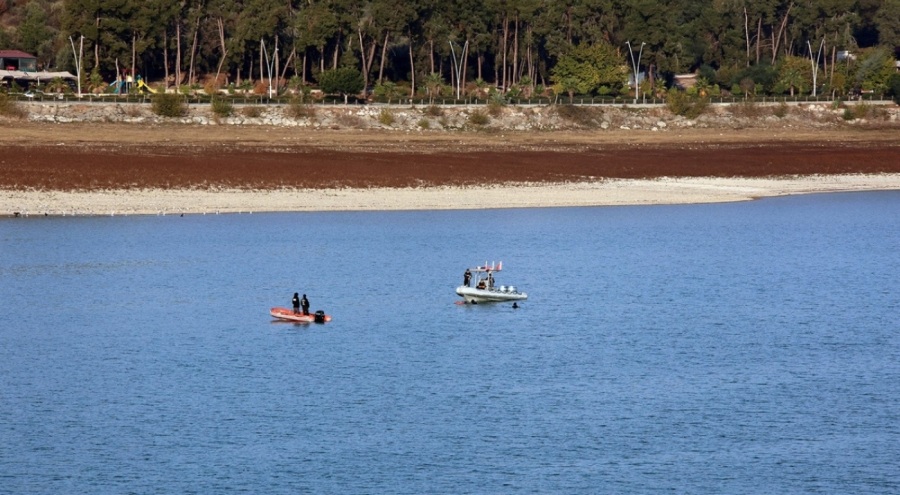 Deniz bisikletinden baraja düşen Medine kayboldu