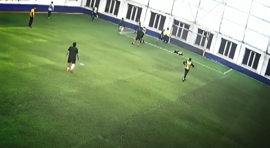 18 yaşındaki genç halı saha maçında kalp krizi geçirip yaşamını yitirdi