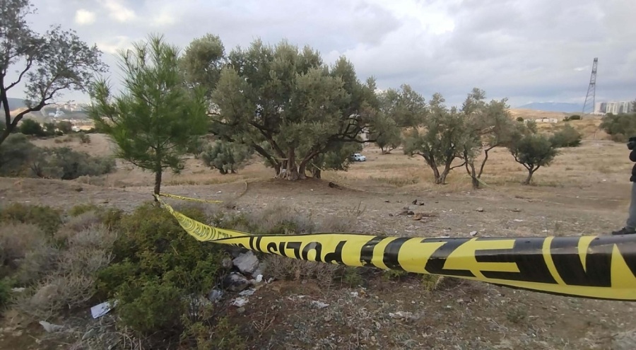 Boşanma aşamasındaki eşini silahla öldürüp, intihar etti