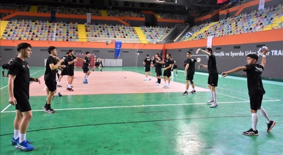 Genç Milli Hentbol Takımı "bilimsel" çalışıyor