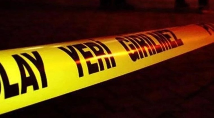 Eşini bıçakladı, kendisi öldü