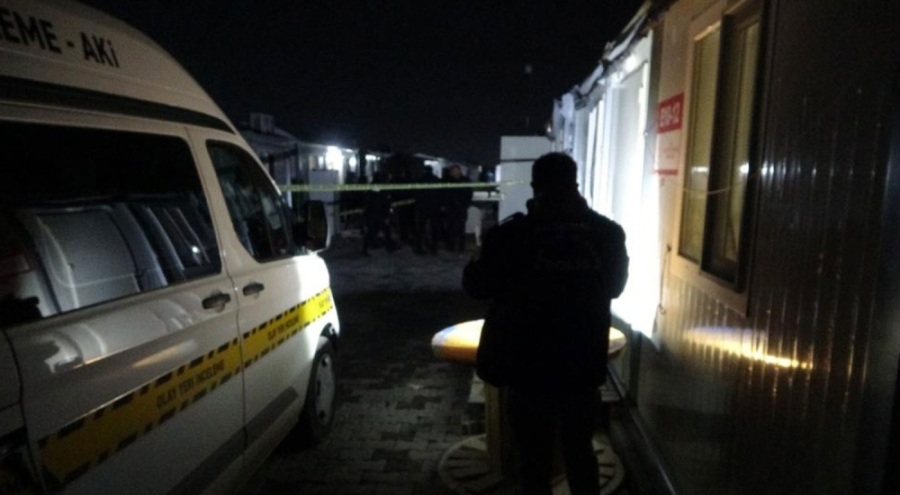 Bir baba bıçakla saldıran oğlunu tüfekle vurdu