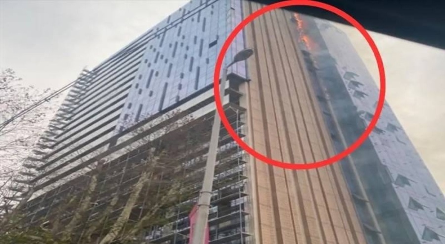 Sarıyer'de otel inşaatında yangın