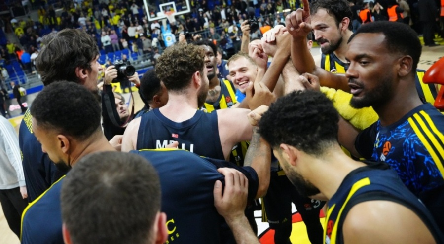 Fenerbahçe Euroleague'de liderliğe yükseldi