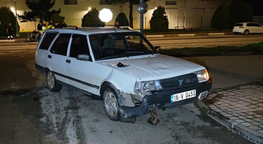Bursa'da otomobil ile motosiklet çarpıştı!