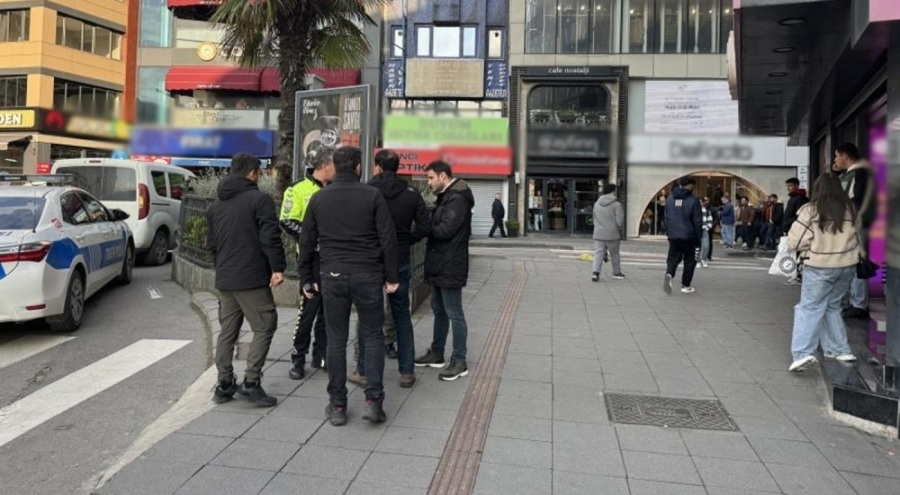 Caddedeki şüpheli valiz yürekleri ağza getirdi