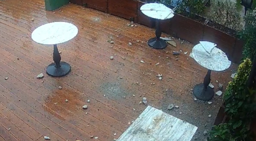 13 katlı binaya yıldırım düştü!