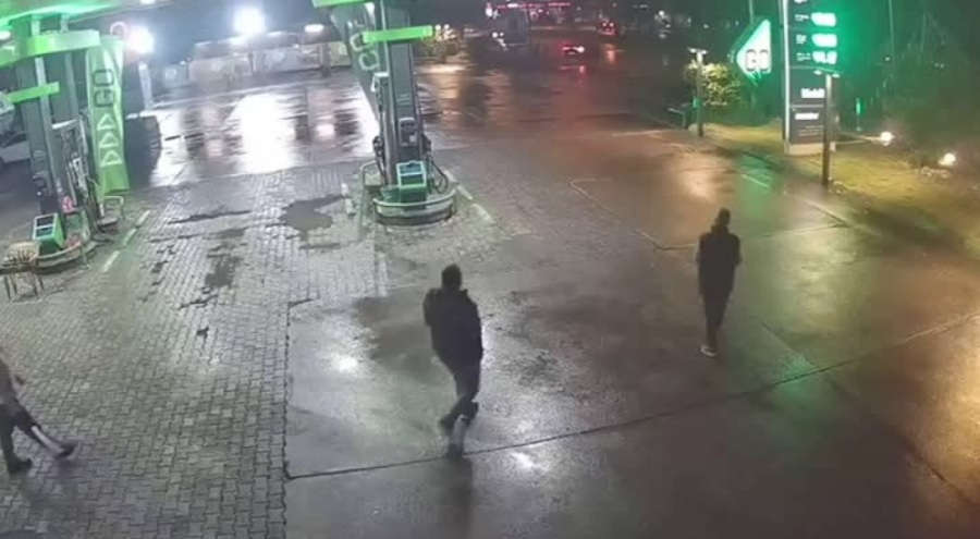 Tur otobüsü ile çarpışan otomobilin sürücüsü hayatını kaybetti