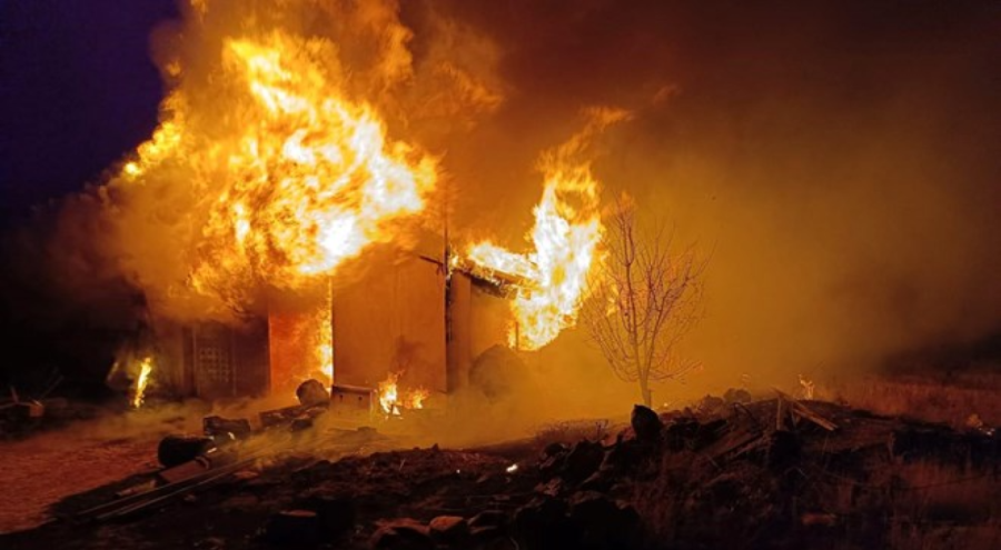 Depo yangını korkuttu