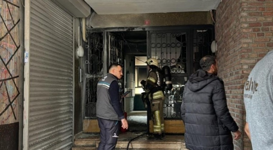 Yangında can pazarı: 10 kişi mahsur kaldı