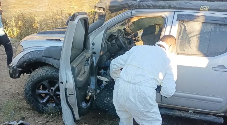 Sulama kanalına uçan kamyonetin sürücüsü diş hekimi hayatını kaybetti