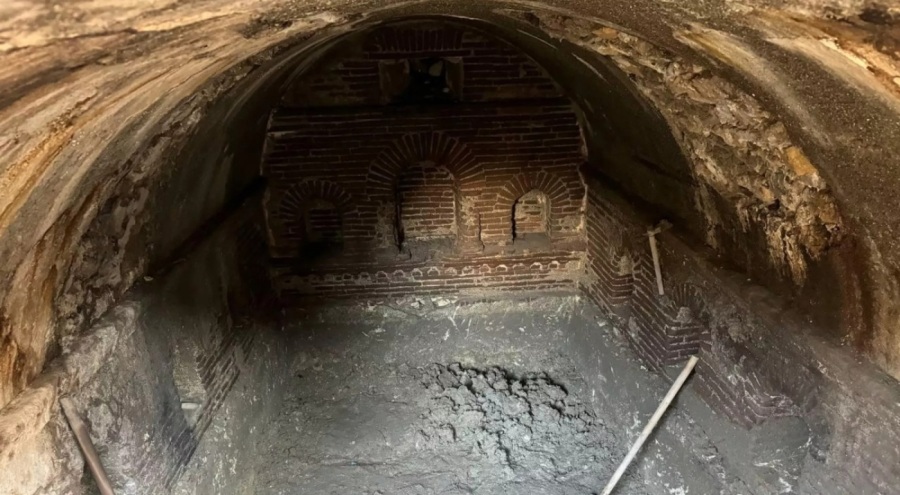 Hatay'da enkaz kaldırma çalışmasında tarihi yapı bulundu