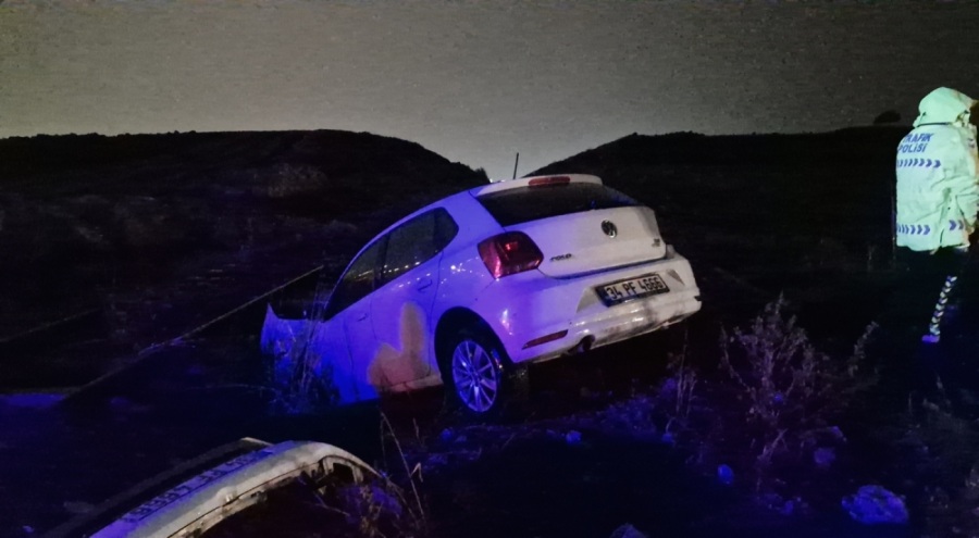 Yolcu treni, otomobile çarptı: 1 yaralı