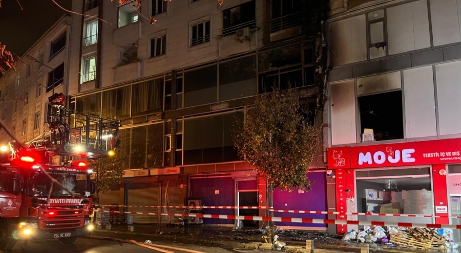 Tekstil atölyesinde çıkan yangında 2 kişi dumandan etkilendi