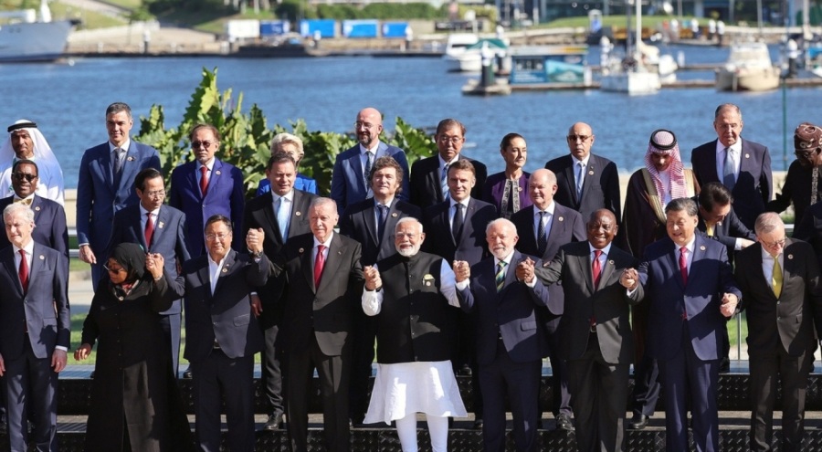 Cumhurbaşkanı Recep Tayyip Erdoğan, G20 liderleriyle aile fotoğrafı çekimine katıldı