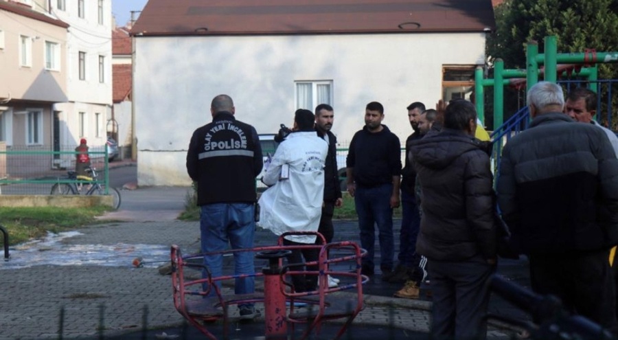 24 yaşındaki genç, parkta başından vurulmuş halde ölü bulundu