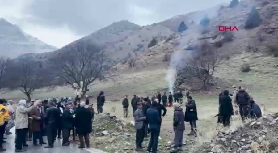 Çobanlık yapan kuzenlerin üzerine kaya parçaları düştü!