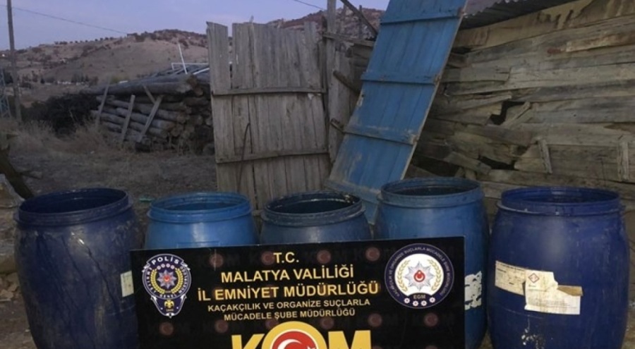 Malatya'da binlerce litre sahte alkol ele geçirildi